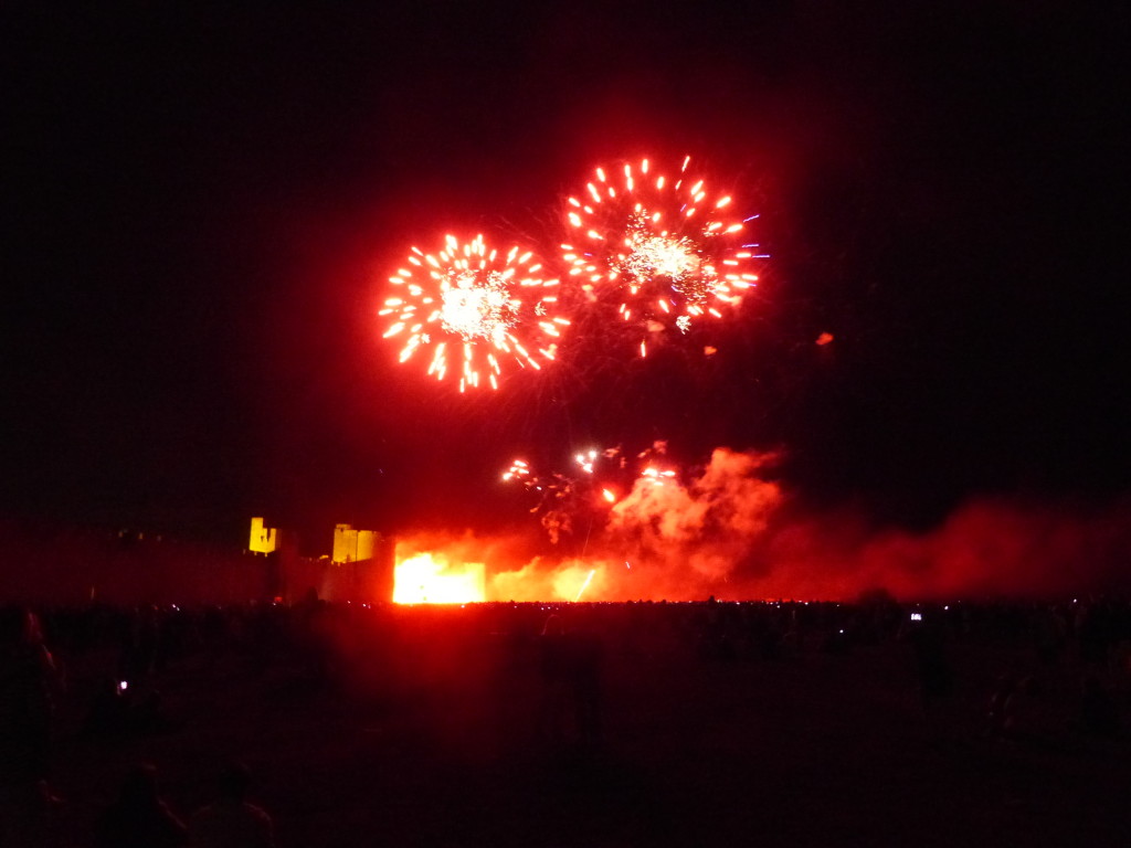 la tour d'aigues feu d'artifice 2023